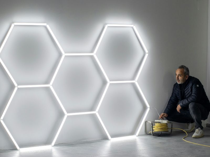 Sistema de iluminación LED moderna en oficina